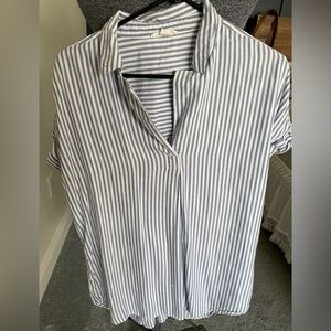 Pull over blouse. Great for beach wear. Can dress up or down.